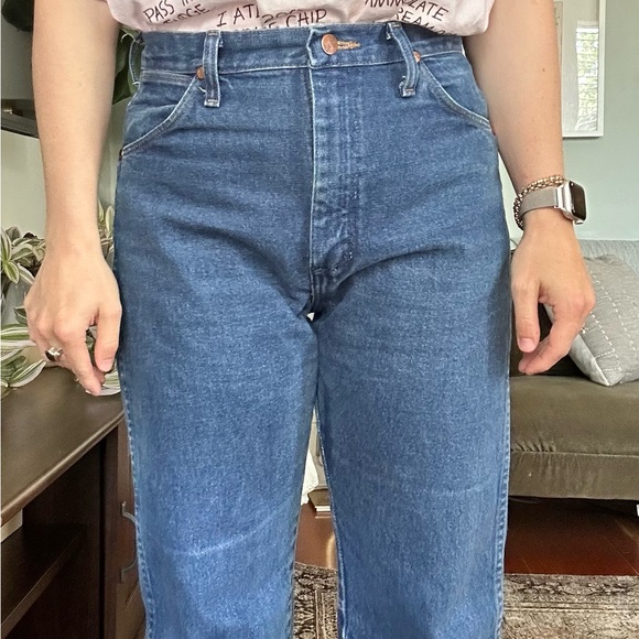 Vintage Wrangler High-Rise Jeans - Picture 9 of 9